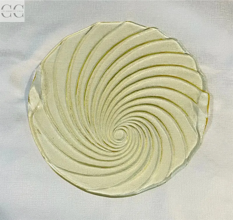 Amber-Hued Glass Serving Platter With Integrated Handles 1