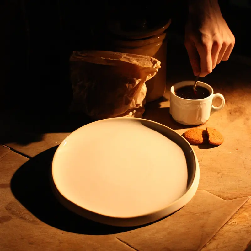 Cream-Colored Porcelain Dinner Plate – Modern Minimalist Tableware 6
