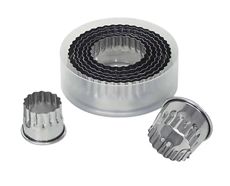 Gobel 8-Piece Fluted Pastry Cutter Set – 3–10 Cm Diameter 1