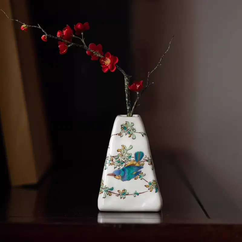 Kutaniyaki Sparrow & Floral Vase – Hand-Decorated Traditional Ceramic Vessel 1