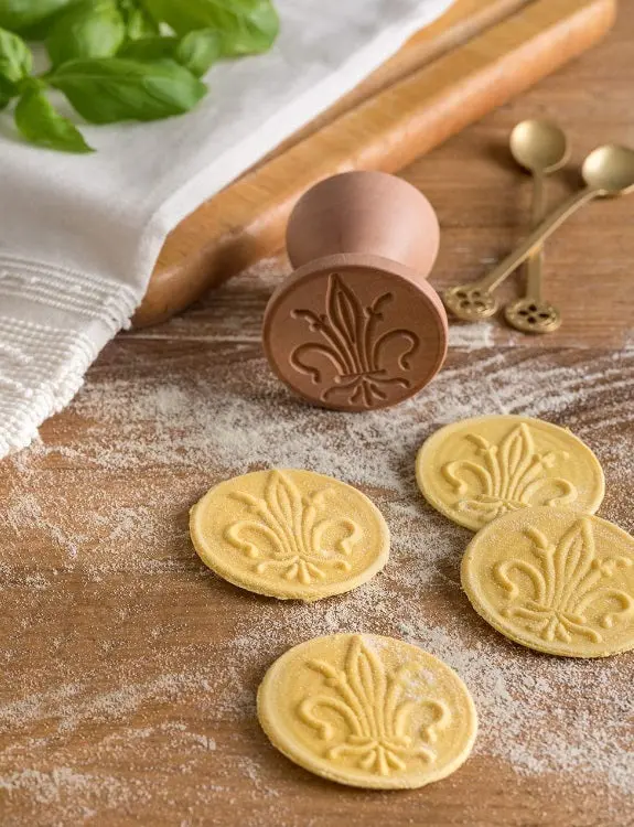 Marcato Corzetti Lily-Shaped Pasta And Cookie Stamp 1