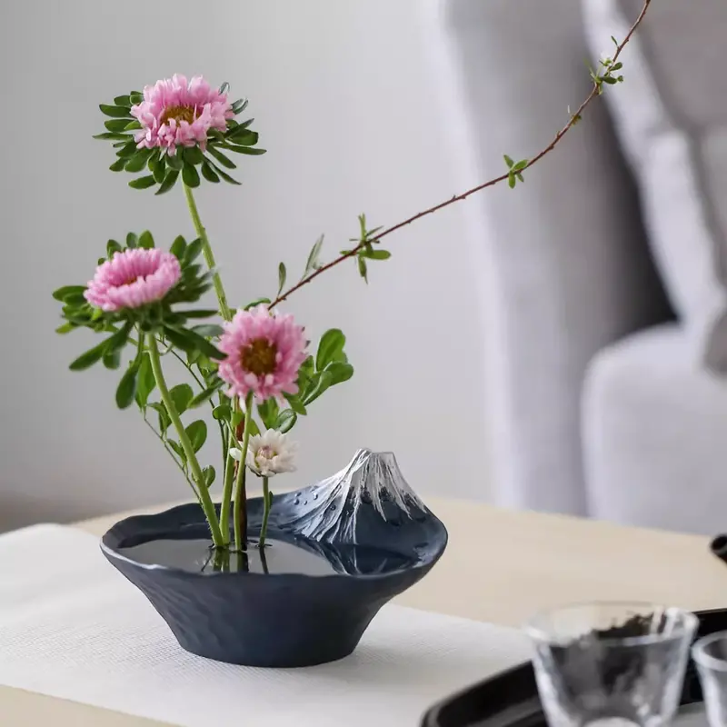 Mount Fuji-Inspired Ikebana Vase – Minimalist Japanese Floral Arrangement Vessel 1
