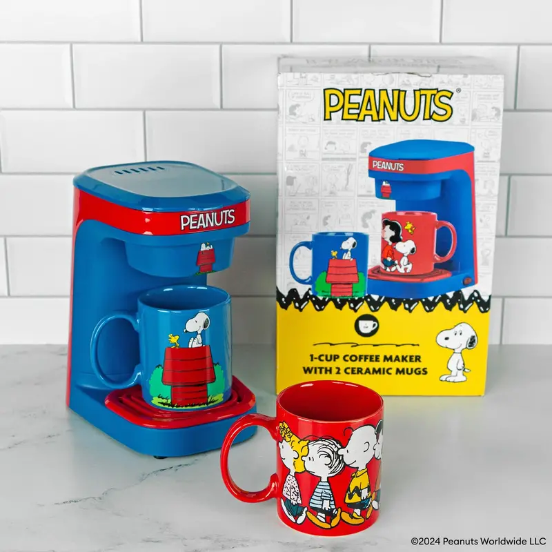 Peanuts-Themed Single-Serve Coffee Maker Kit – Includes Two Mugs 1
