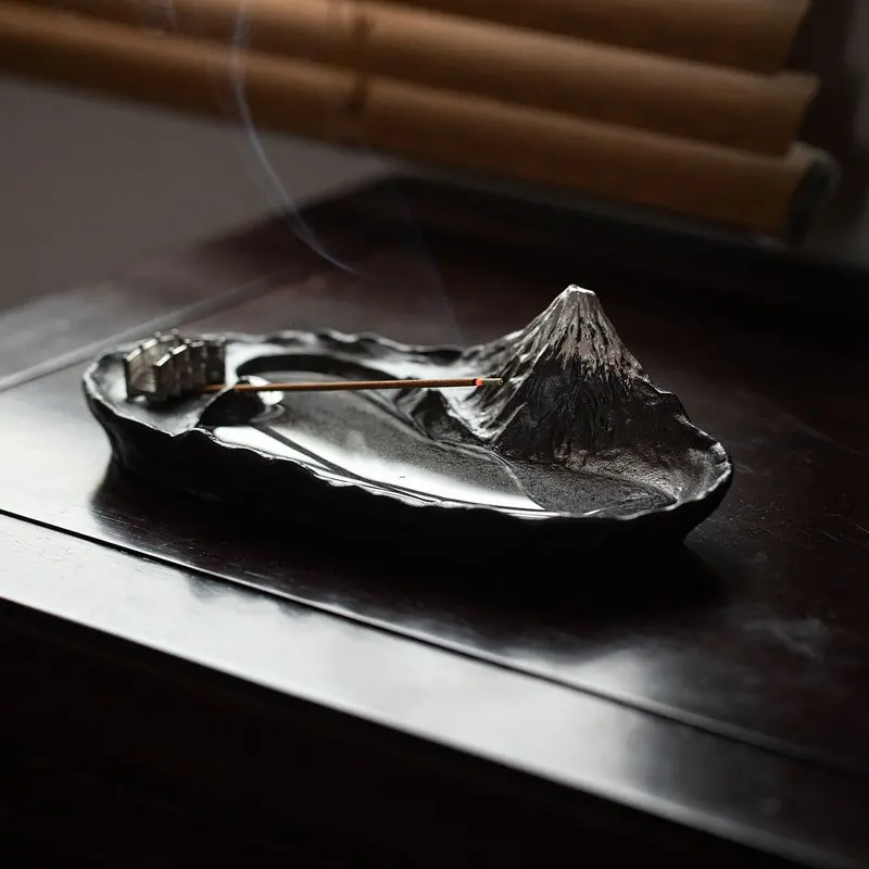 Sakasa Fuji Tin Incense Holder – Handcrafted Japanese Design 1