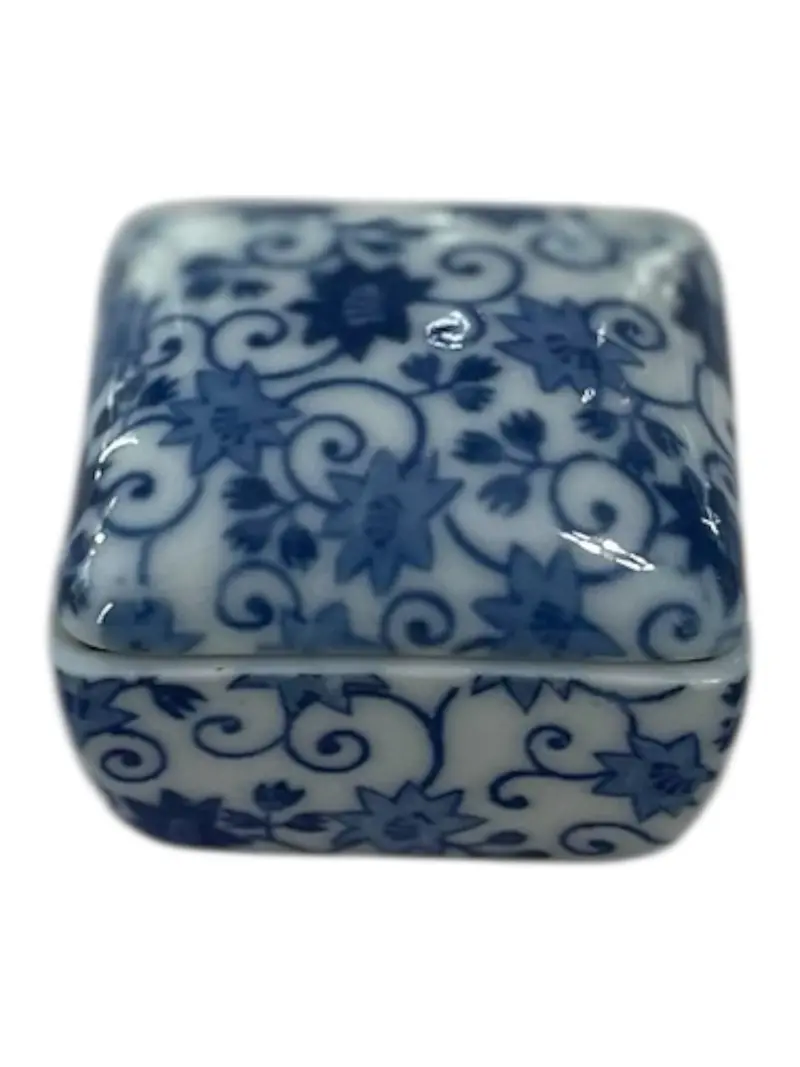 Square Blue-And-White Porcelain Keepsake Box – Decorative Storage 1
