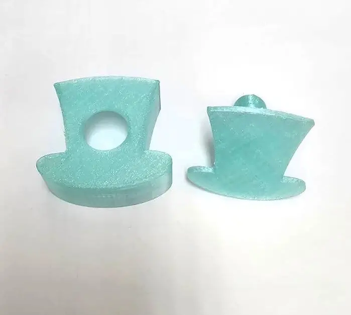 Top Hat-Shaped Silicone Plunger Cutter 1