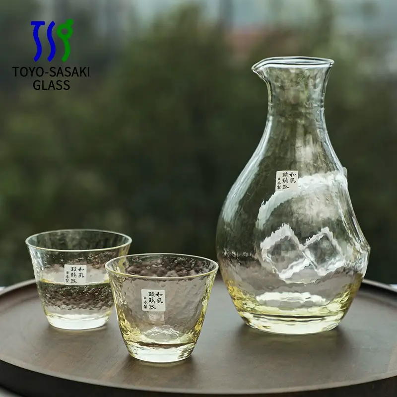 Toyo-Sasaki Golden Cold Sake Set – Lustrous Metallic Japanese Sake Service 1