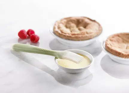 Trudeau Flexible Silicone Pastry Brush – Heat-Tolerant Baking Tool 1